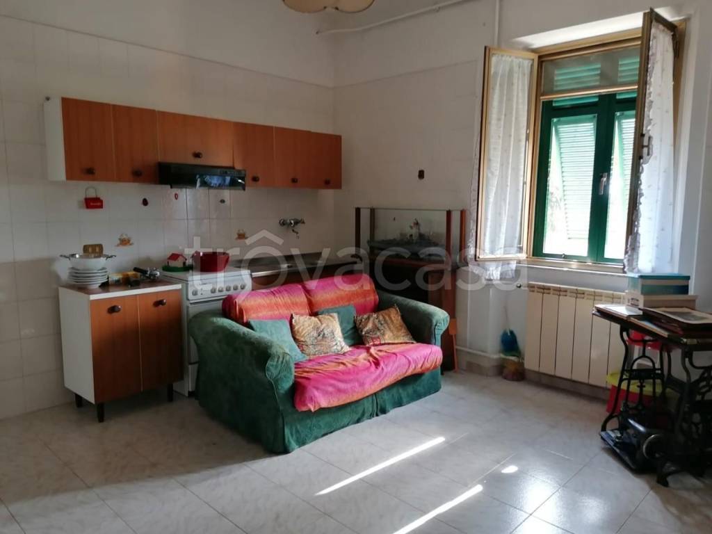 appartamento in vendita a Massa in zona Centro Storico