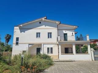 Villa in vendita a taranto viale jonio, 545