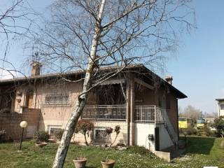 Villa in vendita a giussago via giosuè carducci