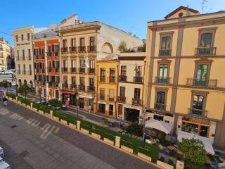 Appartamento in vendita a cagliari corso vittorio emanuele ii, 19