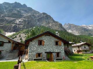 Villa in affitto a courmayeur località peuterey