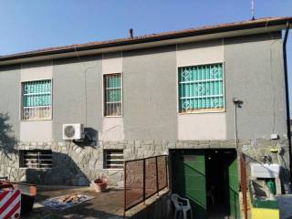 Villa all'asta a castelletto di branduzzo sp95, 80