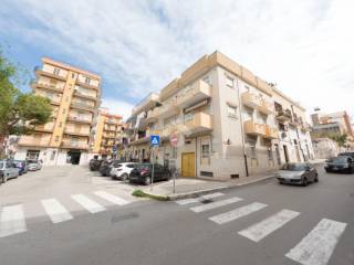 Garage in vendita a manfredonia piazza giovanni bovio, 18