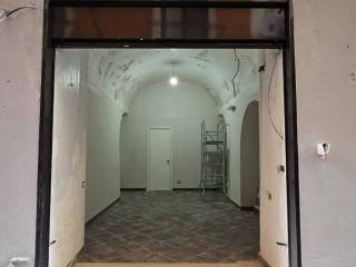 Garage in vendita a salerno via dogana vecchia, 38