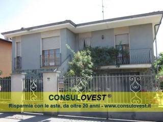 Villa all'asta a garlasco via lombardia, 25