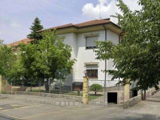 Villa all'asta ad asti corso dante alighieri