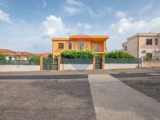 Villa in vendita a santa croce camerina via pio la torre, 12