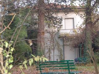 Villa all'asta ad albizzate via giuseppe mazzini
