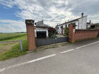 Casa indipendente in vendita a castelvetro piacentino località cascina bedola, 5