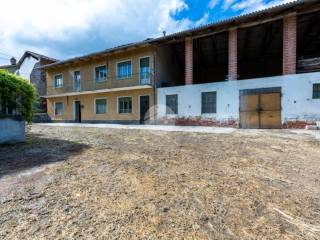 Casa indipendente in vendita a cherasco frazione san bartolomeo, 56
