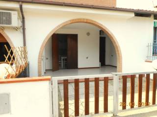 Villa a schiera in affitto a comacchio viale spagna, 56m