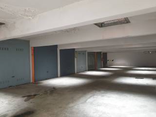 Garage in vendita a milano viale lombardia