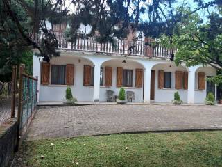 Villa bifamiliare in affitto a villaga palladio