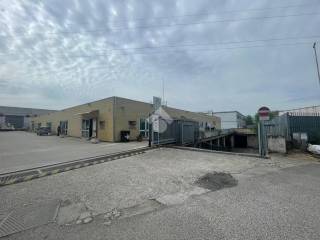 Garage in vendita a benevento cda pezzapiana