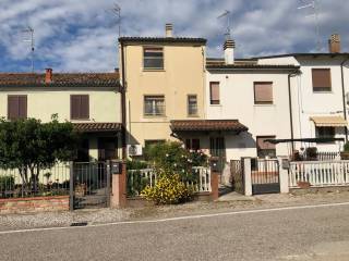 Casa indipendente in vendita a ferrara via pianelle