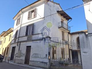 Casa indipendente in vendita a monticelli d'ongina via fratelli rosselli