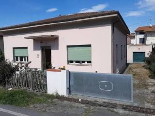 Casa indipendente in vendita a vecchiano strada statale 1