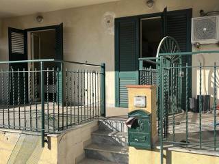 Appartamento in affitto a santa teresa di riva via stradella catania, 55