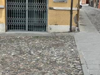 Negozio in affitto a ferrara via del podestà, 19