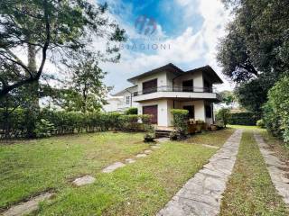 Villa a schiera in vendita a pietrasanta via livorno,