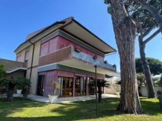 Villa in vendita a terracina via argo, 7