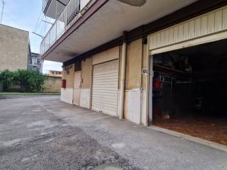 Garage in vendita a frattamaggiore via giovanni pascoli, 10