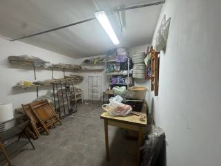 Garage in vendita a napoli via pomponio gaurico