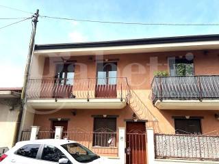 Casa indipendente in vendita a cabras via lombardia, 8