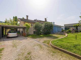 Villa bifamiliare in vendita a montegrotto terme via caposeda, 50
