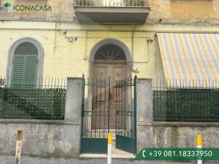 Magazzino in affitto a napoli via arenella, 19
