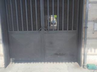 Garage in vendita a napoli via provinciale montagna spaccata, 300