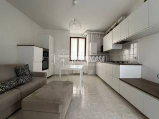 Appartamento in affitto a merate via fiori 24