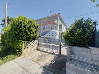 Casa indipendente in vendita a lanciano contrada follani, 300