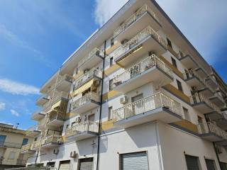 Appartamento in vendita a soverato via vittorio veneto, 47