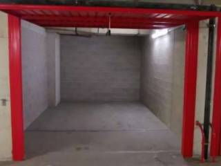 Garage in vendita a milano via s. barnaba, 30