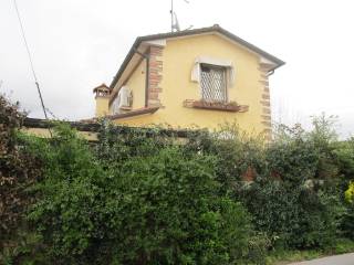 Villa bifamiliare in affitto a forte dei marmi via f. donati