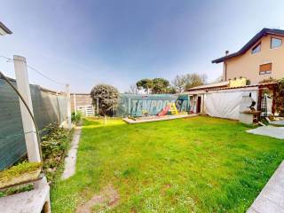 Villa bifamiliare in vendita a cesano maderno via cevedale