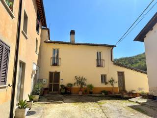 Casa indipendente in vendita a rieti via colle sant'antimo, 29