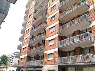 Appartamento in vendita a taranto via ugo de carolis, 18