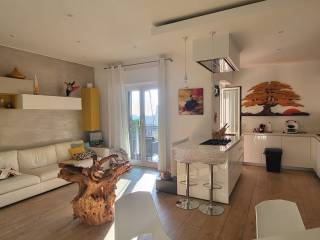Appartamento in vendita a genova via romagna, 33