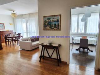 Appartamento in vendita a pesaro viale giuliano vanzolini