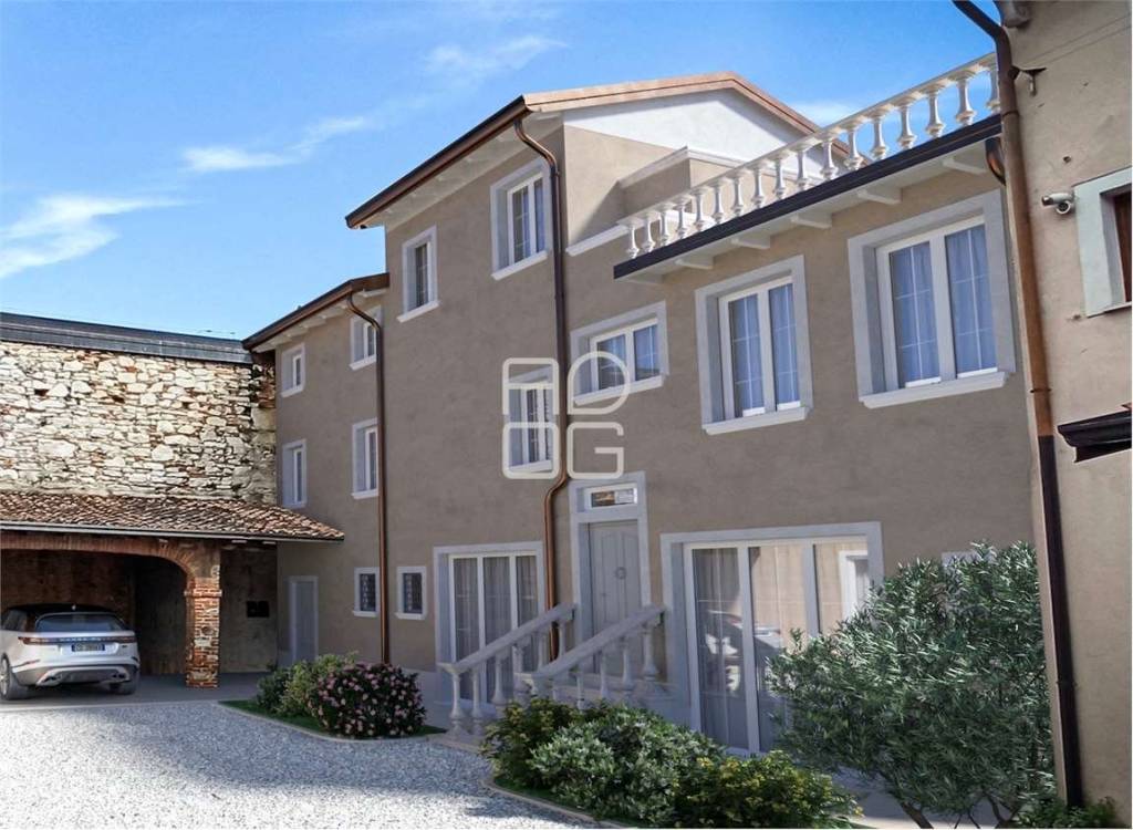 casa indipendente in vendita a Desenzano del Garda
