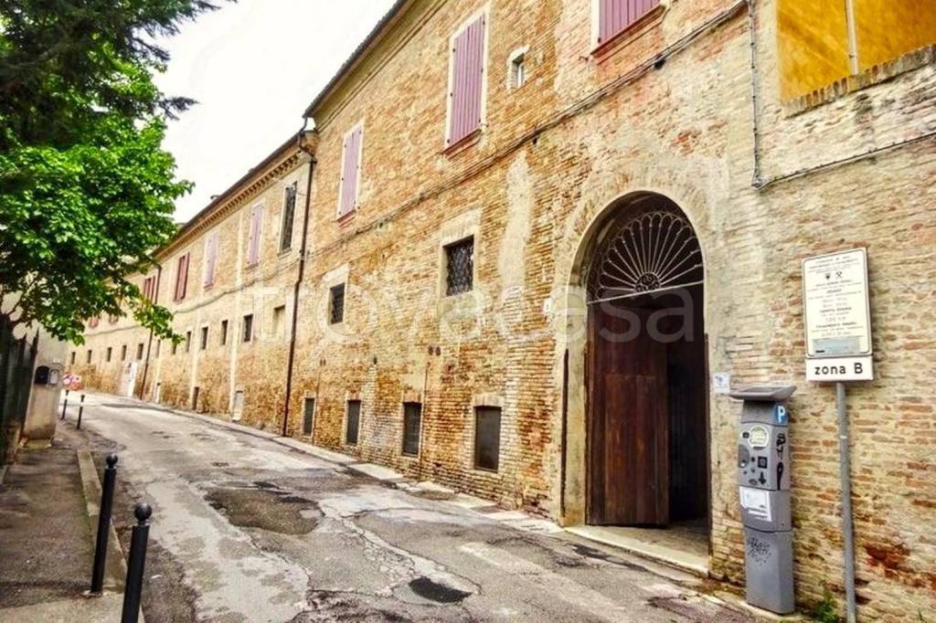 immagine annuncio 1 di 8
