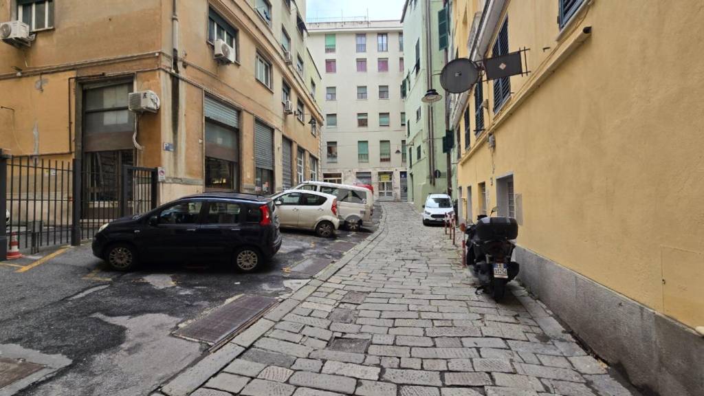 appartamento in vendita a Genova in zona Lagaccio / Granarolo