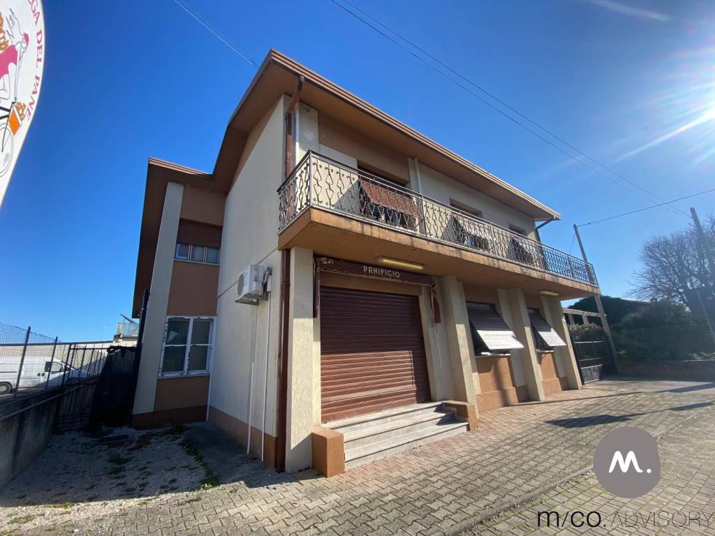 casa indipendente in vendita a Valvasone Arzene in zona Arzene