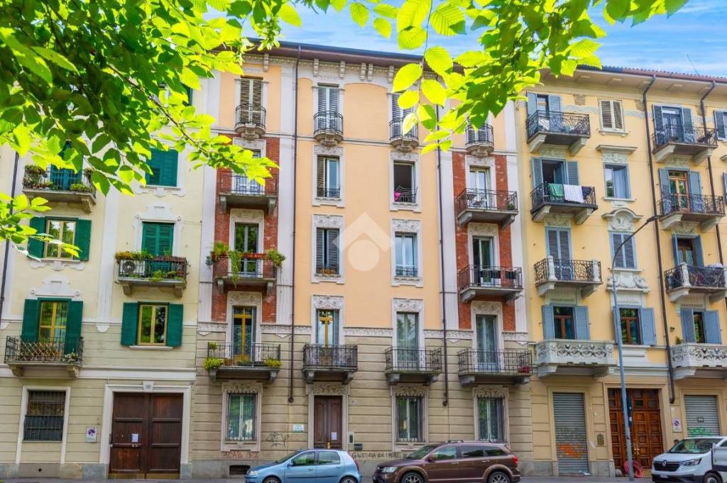 appartamento in vendita a Torino in zona Aurora