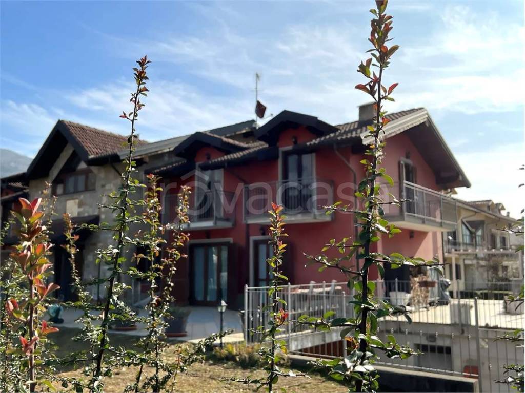 appartamento in vendita a Pinasca in zona Dubbione