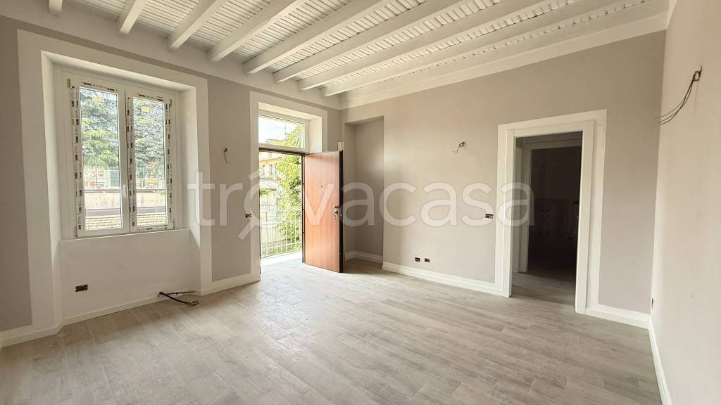 appartamento in vendita a Carate Brianza