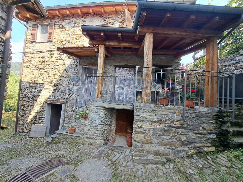 casa indipendente in vendita a Molini di Triora in zona Corte