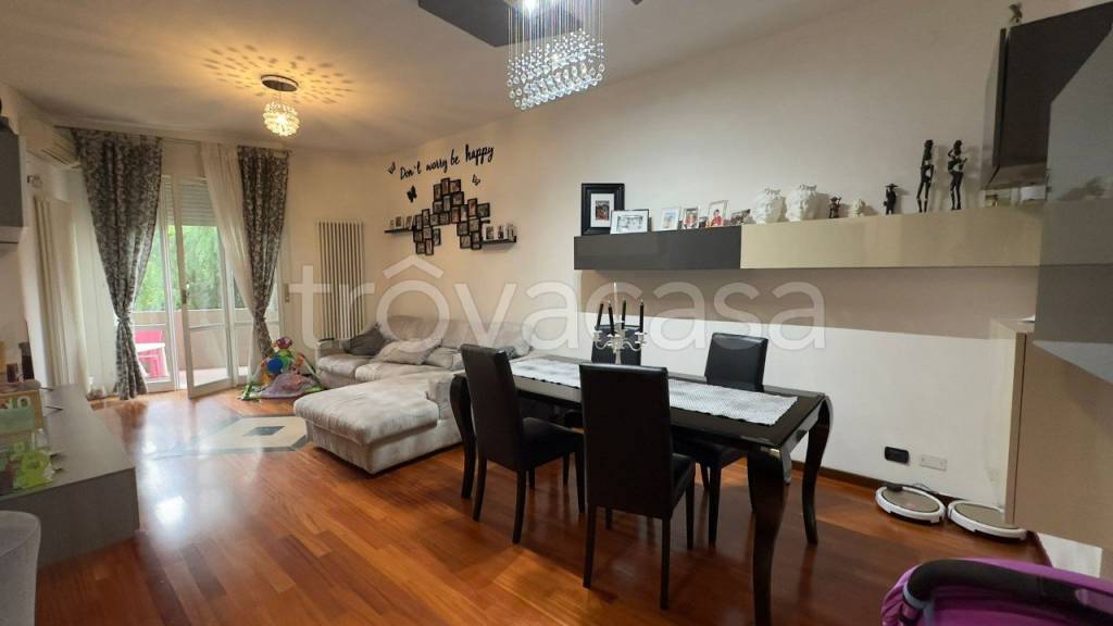 appartamento in vendita a Reggio nell'Emilia in zona Città Storica